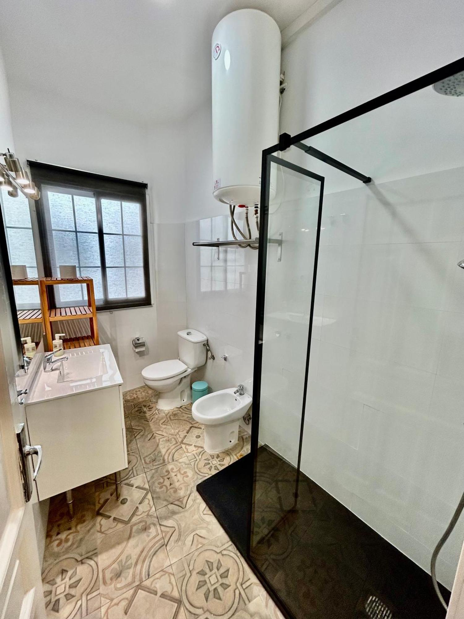 Acogedor Apt 8Pax 4Bdr 2Bth - Cozyhomesevilla1 Екстериор снимка