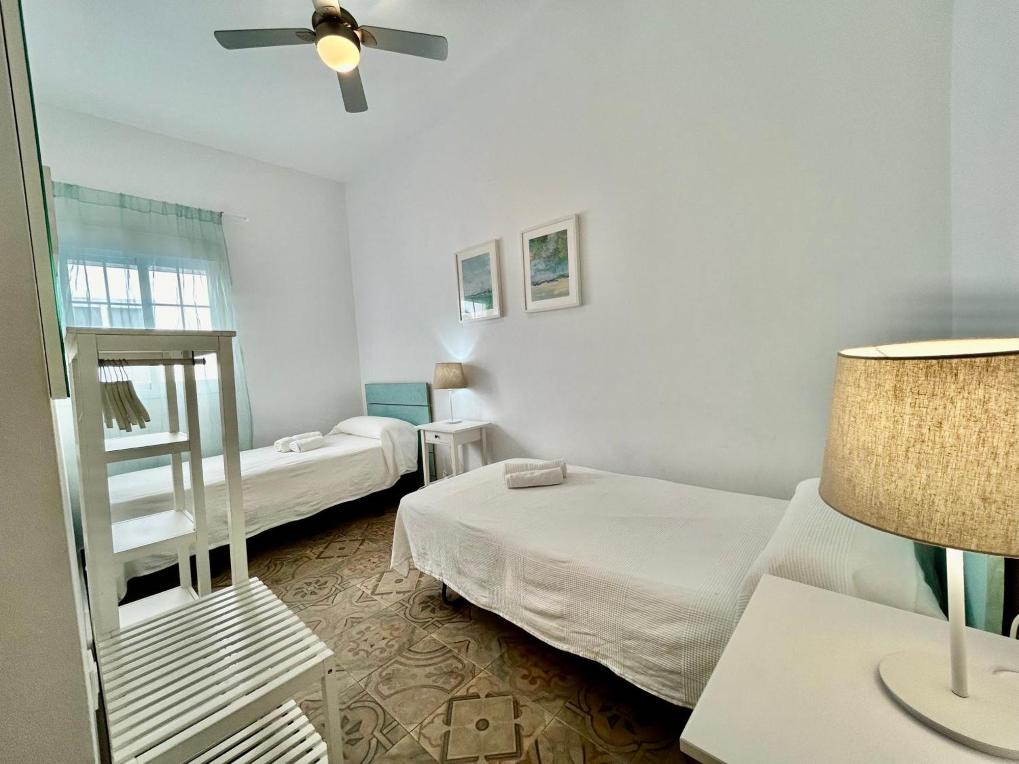 Acogedor Apt 8Pax 4Bdr 2Bth - Cozyhomesevilla1 Екстериор снимка