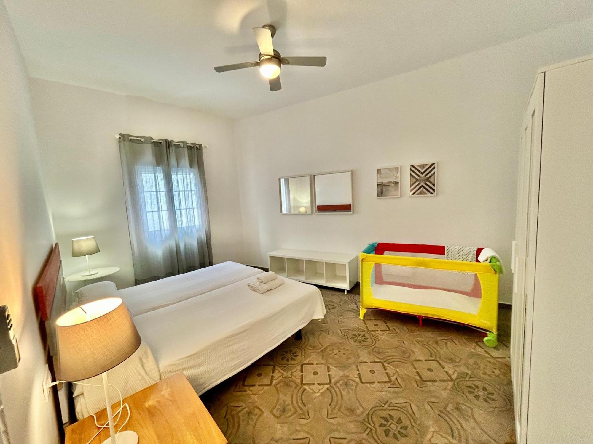 Acogedor Apt 8Pax 4Bdr 2Bth - Cozyhomesevilla1 Екстериор снимка